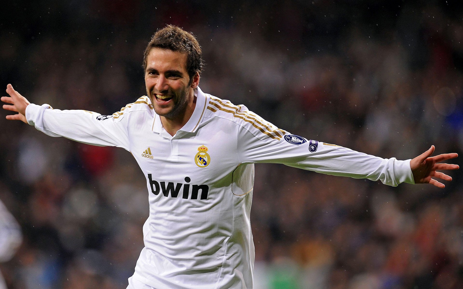 F1新赛季揭幕战之夜，爱德华兹关键制胜，改写巴林赛道历史